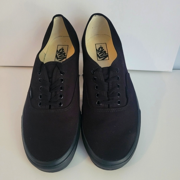 Vans black Shoes Sneakers  No 72136 Size 12 US Free Shoe bag enclosed - Picture 1 of 9